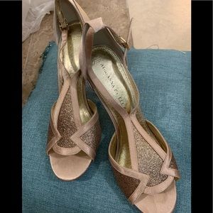 Adrianna Pappel Sz 8.5 Gold Sparkle heels  A6